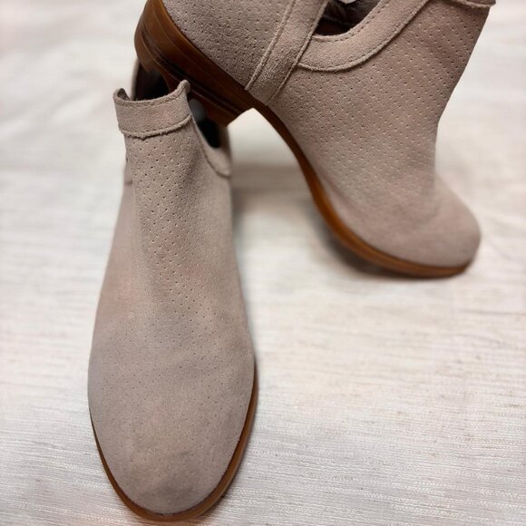 Sorel Wome's Cate Cut-Out  Bootie Waterproof Ankle Boot Ash Brown Sz 7.5 - Picture 1 of 7